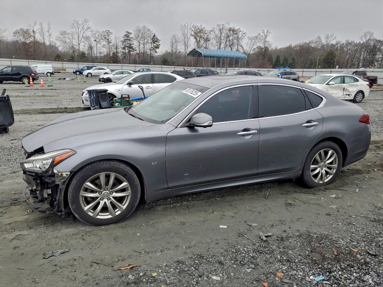 INFINITI Q70 3.7 Image 1
