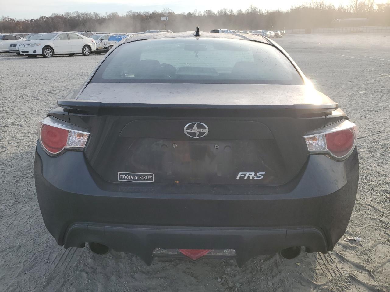 Toyota Scion Image 5