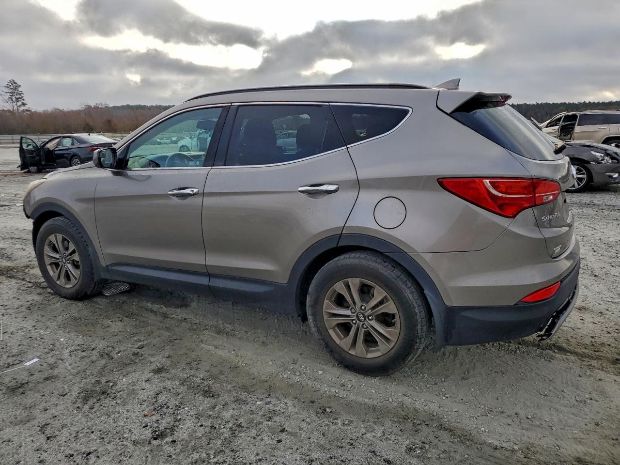 Hyundai SANTA FE Image 6