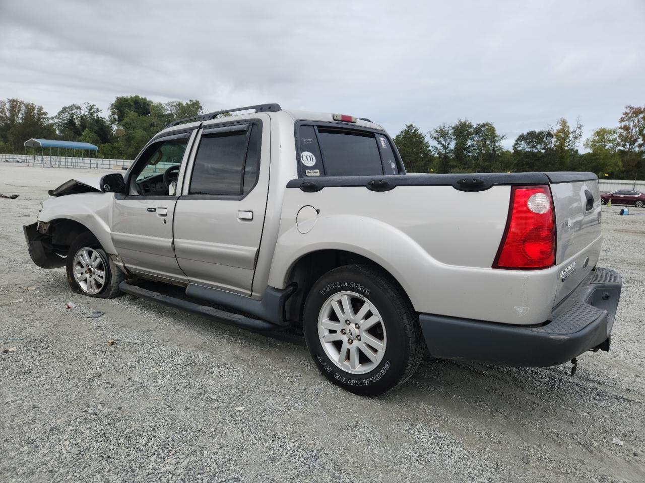 Ford Explorer Image 6