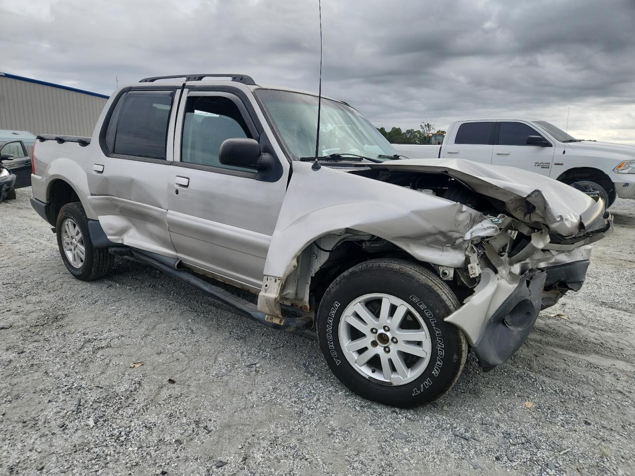 Ford Explorer Image 8