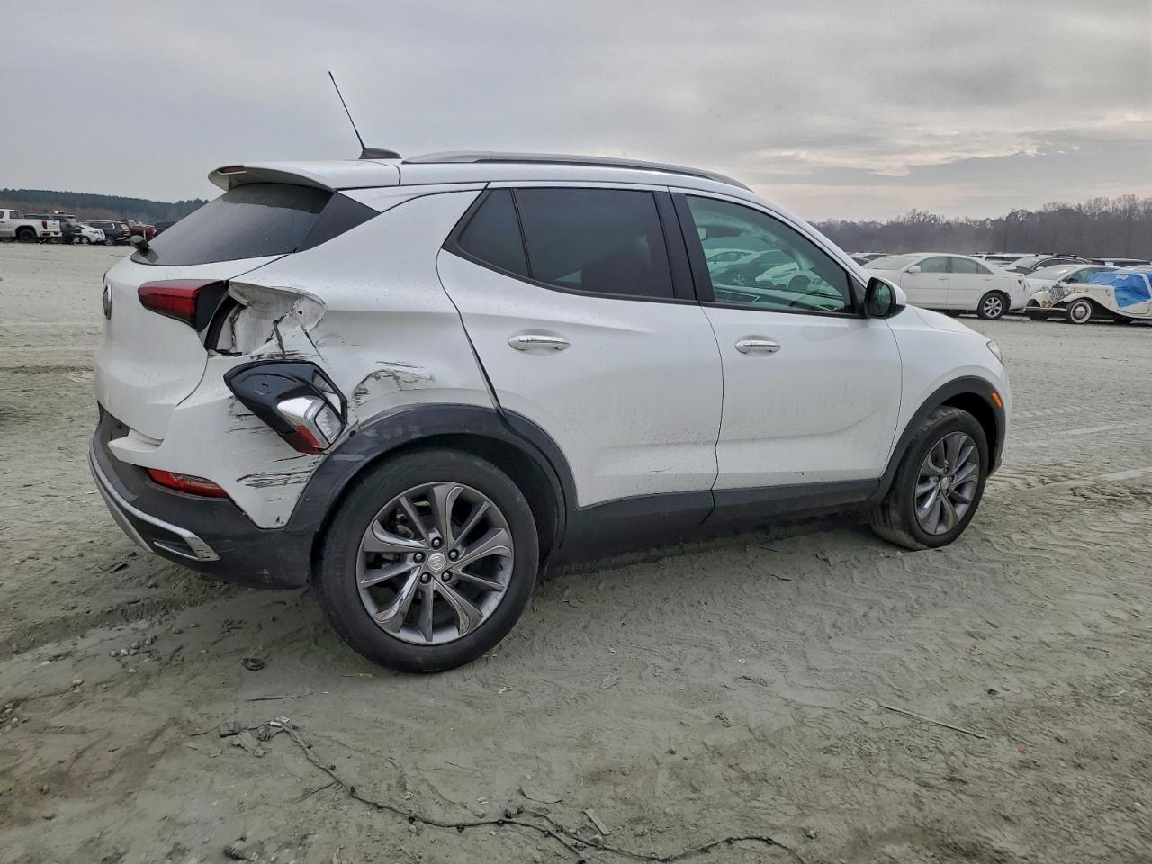 Buick Encore Essence Image 11