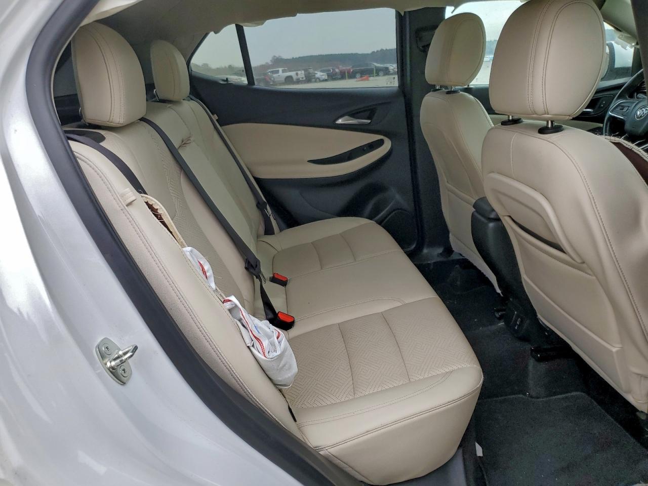 Buick Encore Essence Image 7