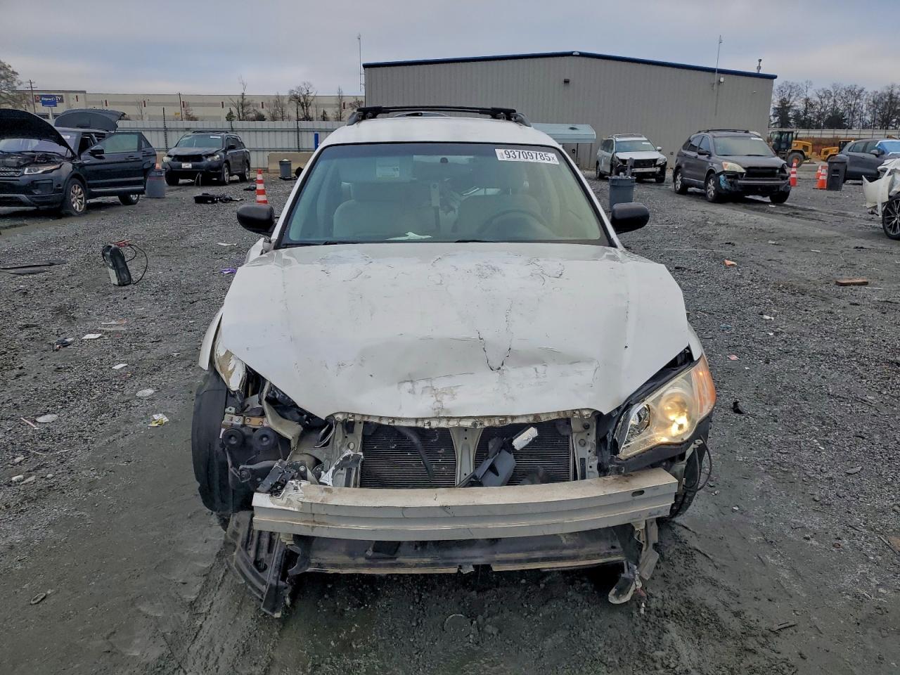 Subaru Outback 2.5i Image 9