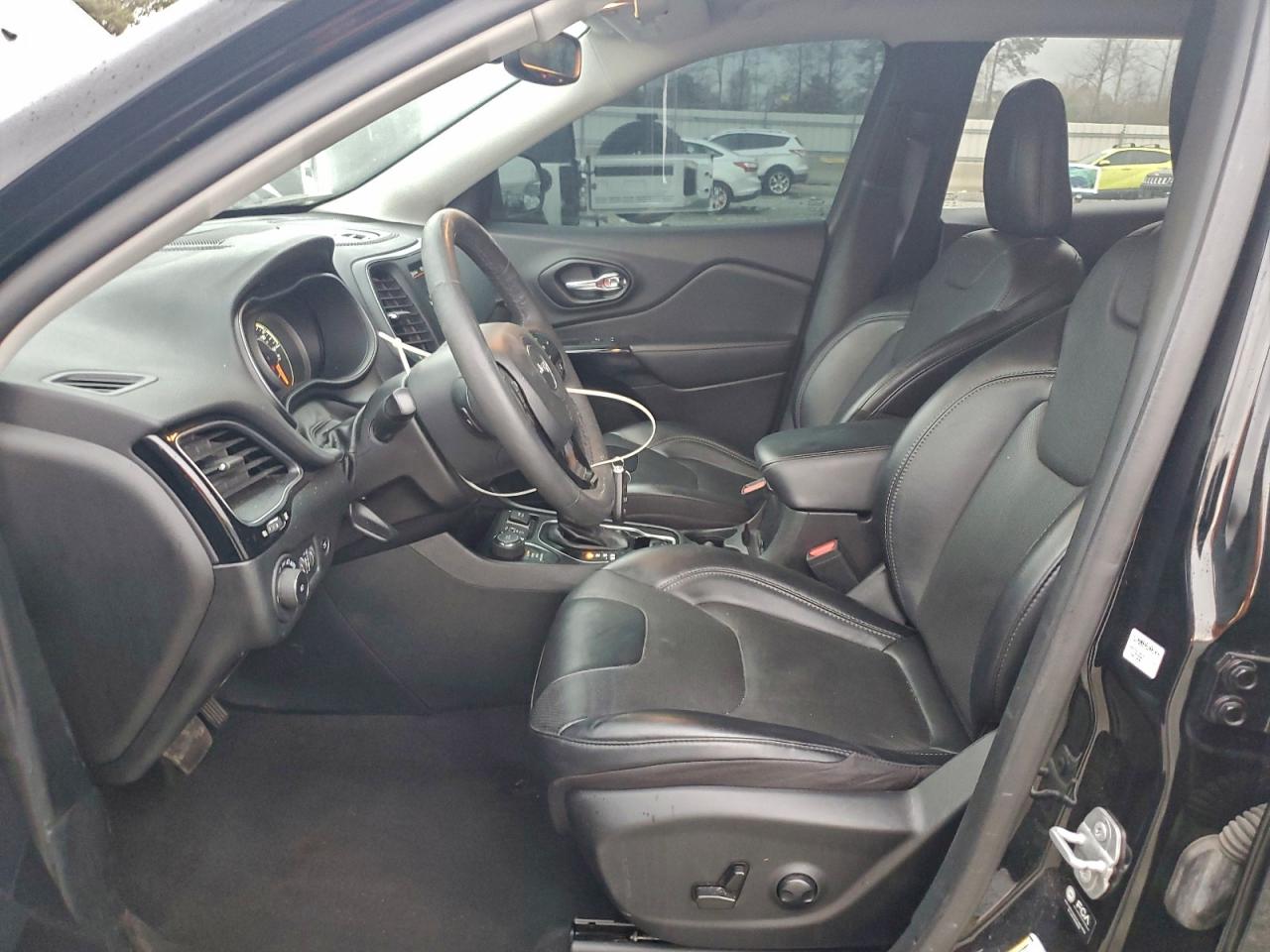 Jeep Cherokee Altitude Lux Image 3