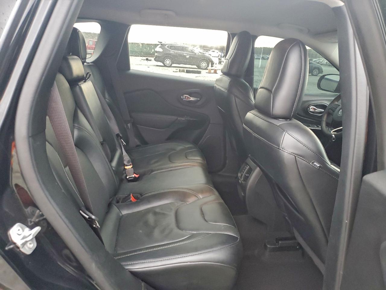 Jeep Cherokee Altitude Lux Image 12