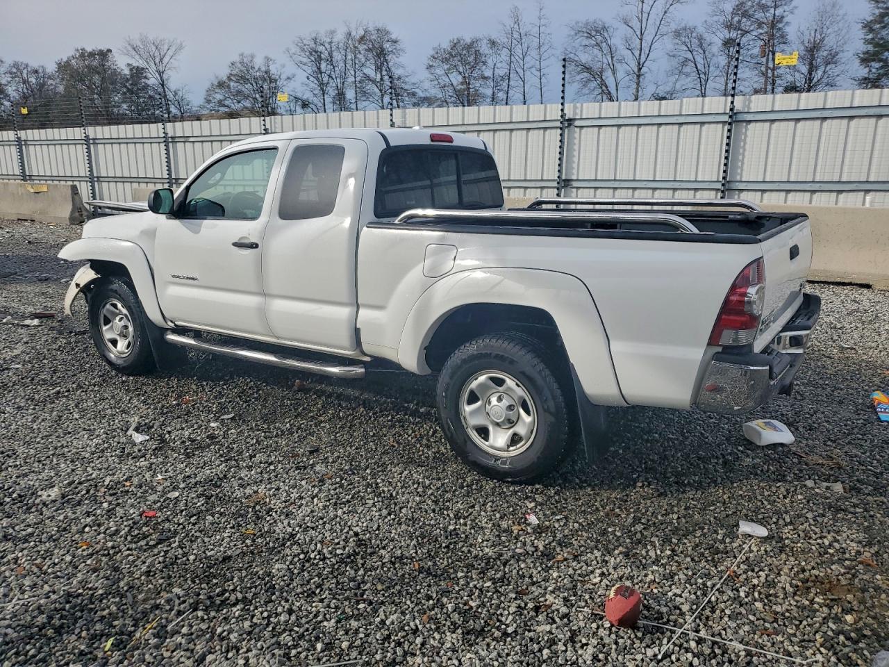 Toyota Tacoma Prerunner Access Cab Image 10