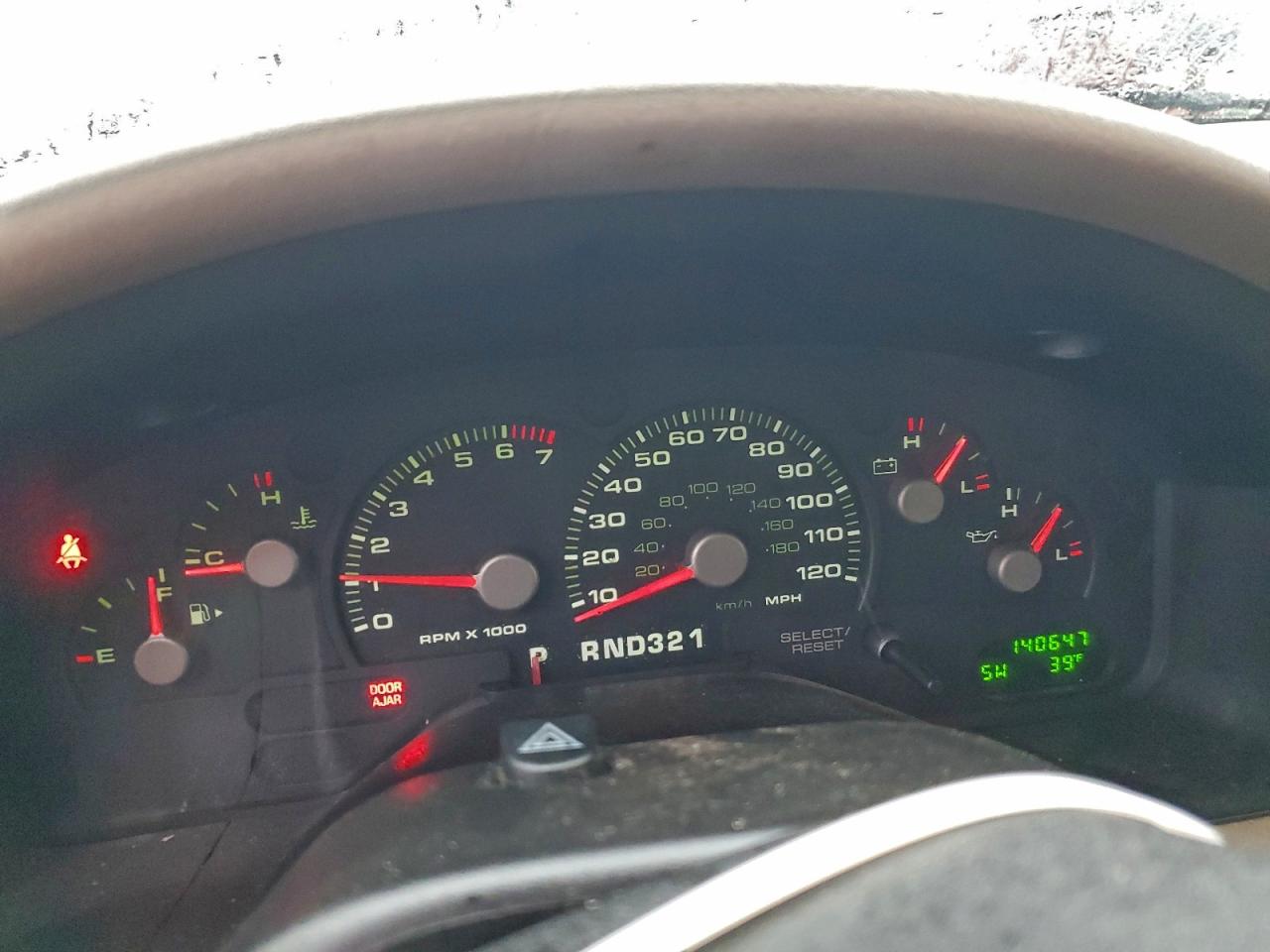 Ford Explorer Xlt Image 9