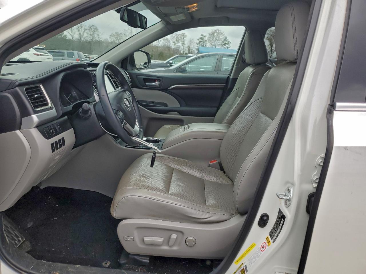 Toyota Highlander Limited Image 6