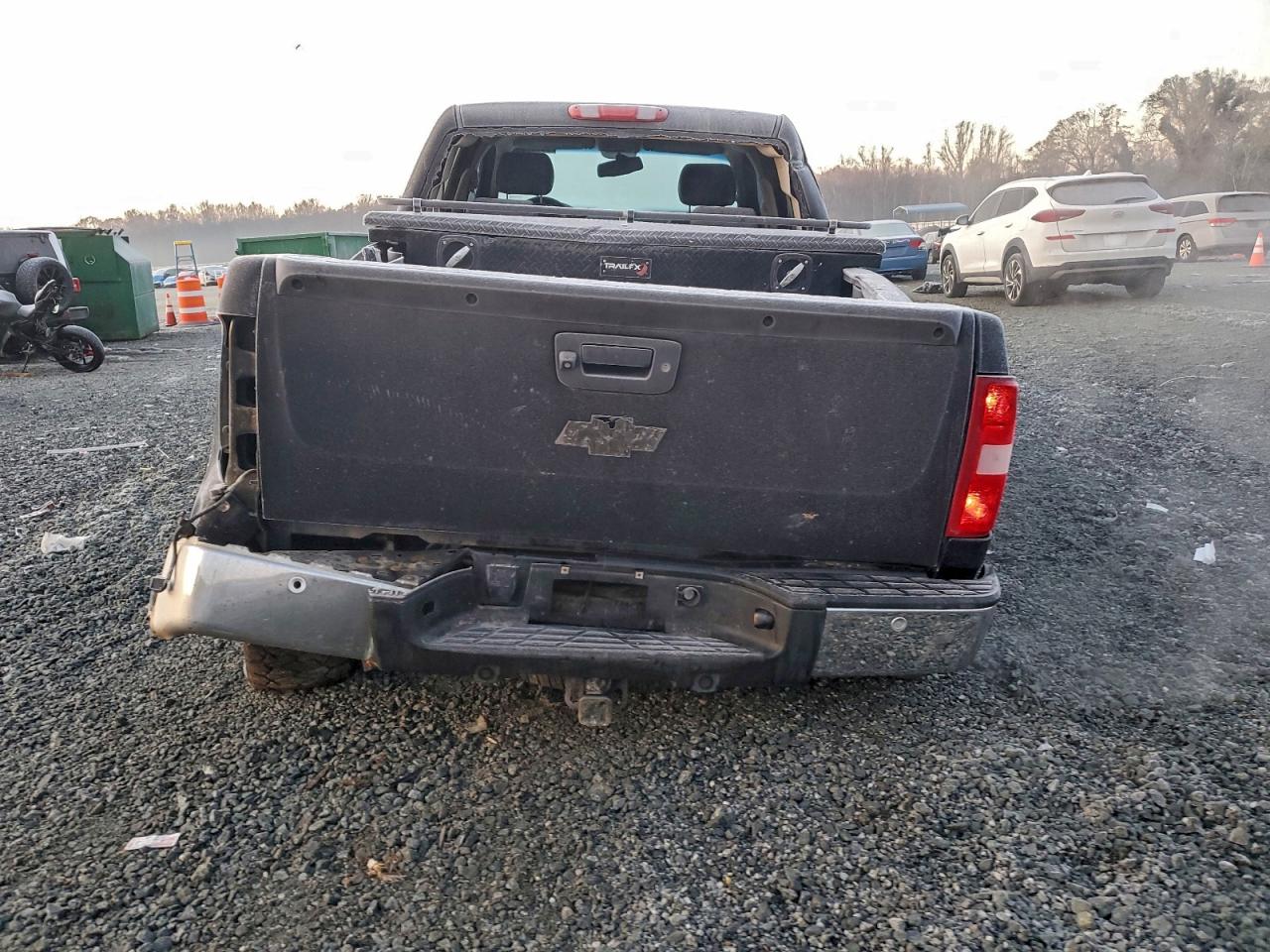 Chevrolet Silverado K1500 Ltz Image 2