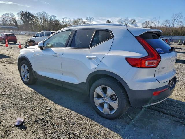 Volvo XC40 T5 Momentum Image 13