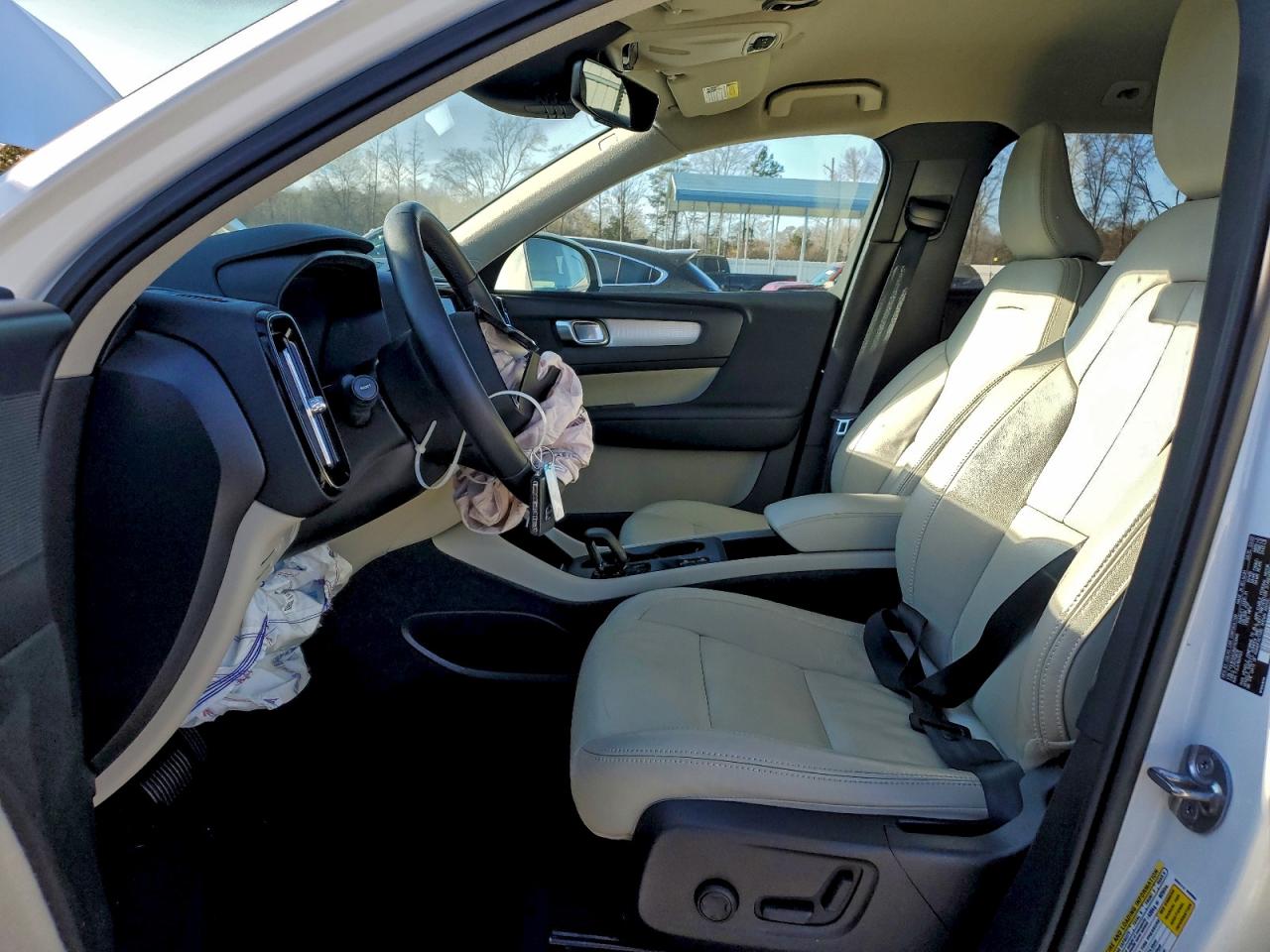 Volvo XC40 T5 Momentum Image 12