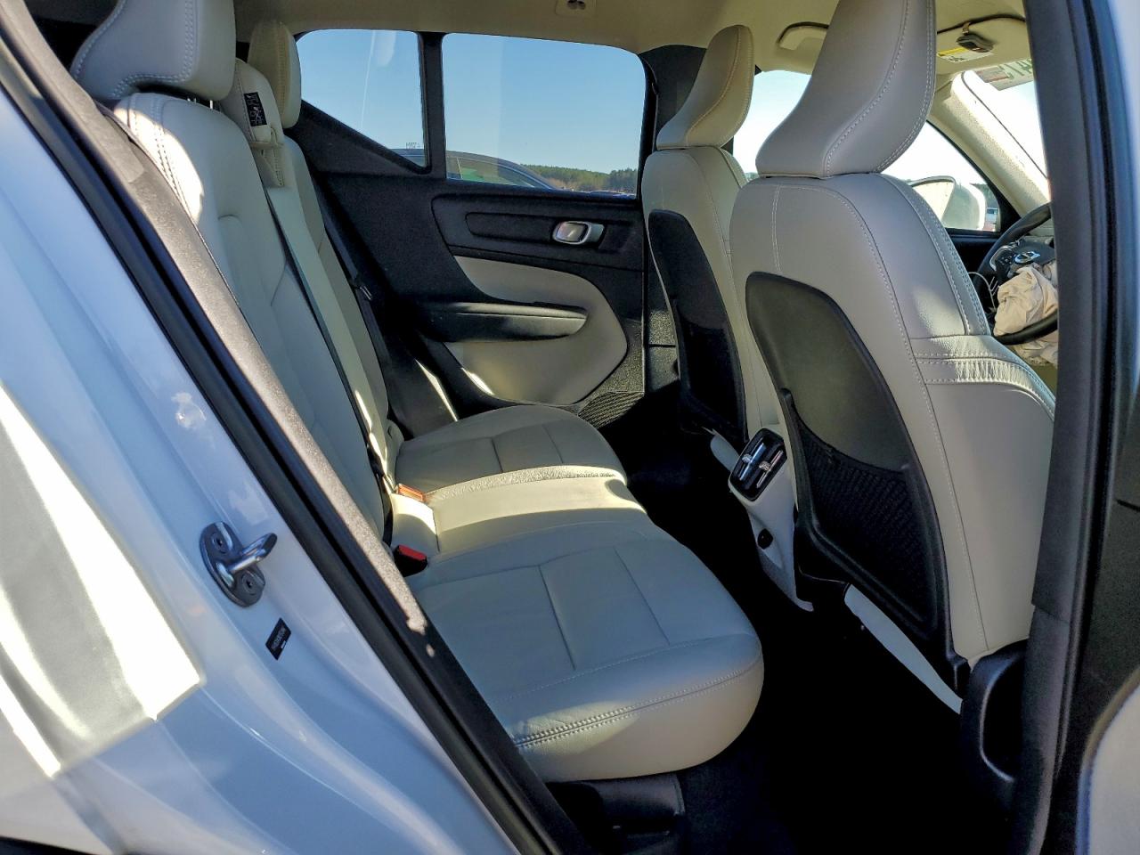 Volvo XC40 T5 Momentum Image 5