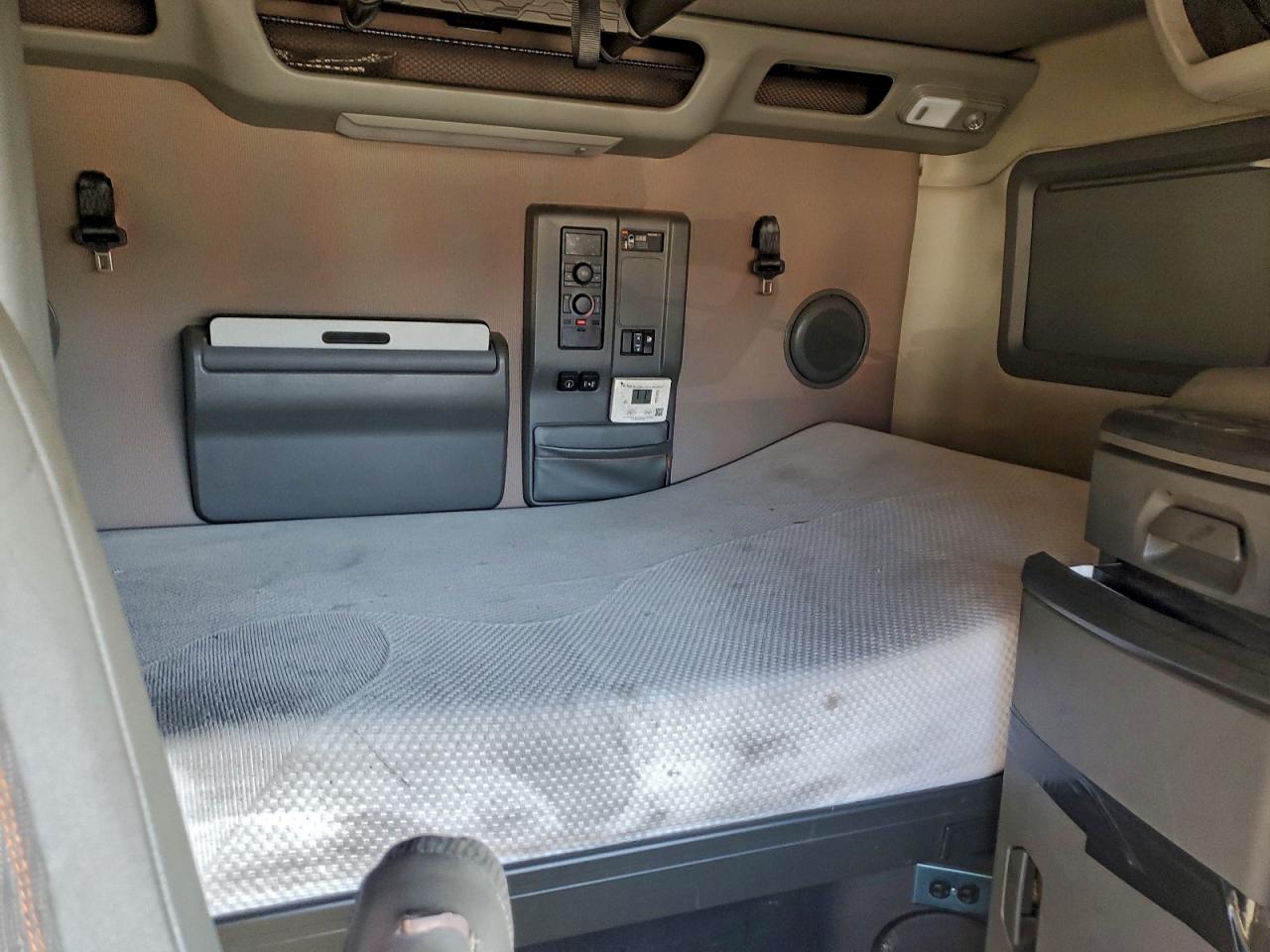 Volvo Vn Vnl Image 2