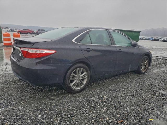 Toyota Camry Le Image 3