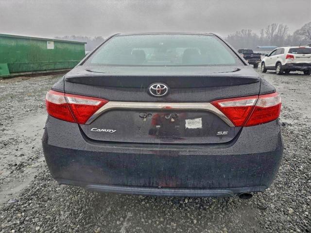 Toyota Camry Le Image 7