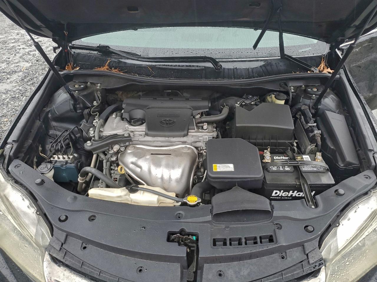 Toyota Camry Le Image 2