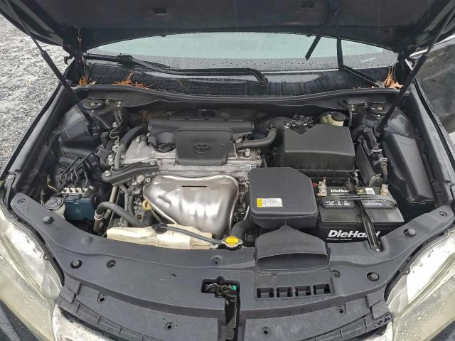 Toyota Camry Le Image 2