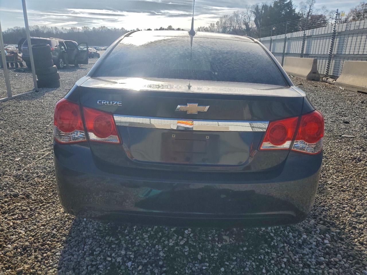 Chevrolet Cruze Ls Image 4