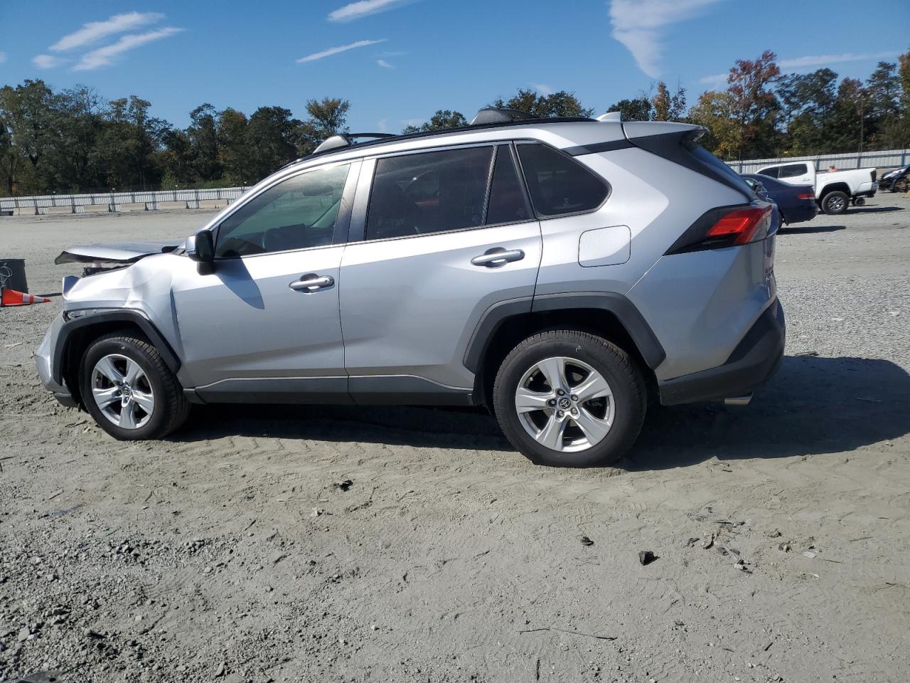 Toyota RAV4 Xle Image 4
