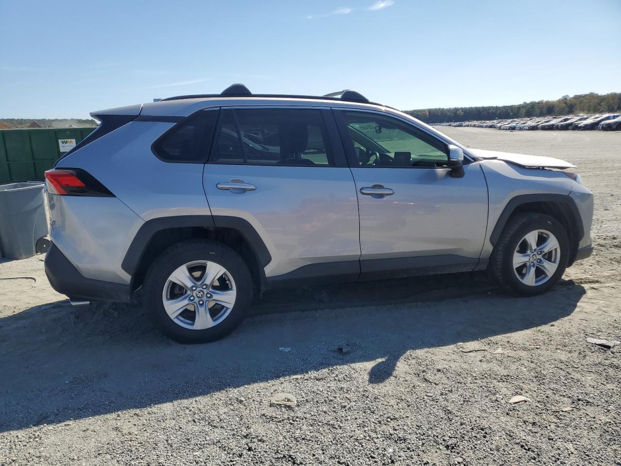 Toyota RAV4 Xle Image 3