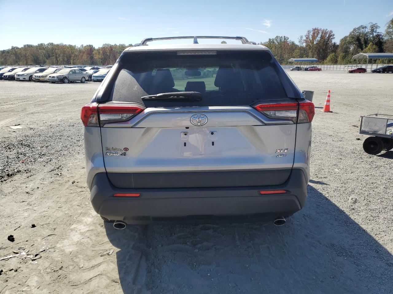 Toyota RAV4 Xle Image 8