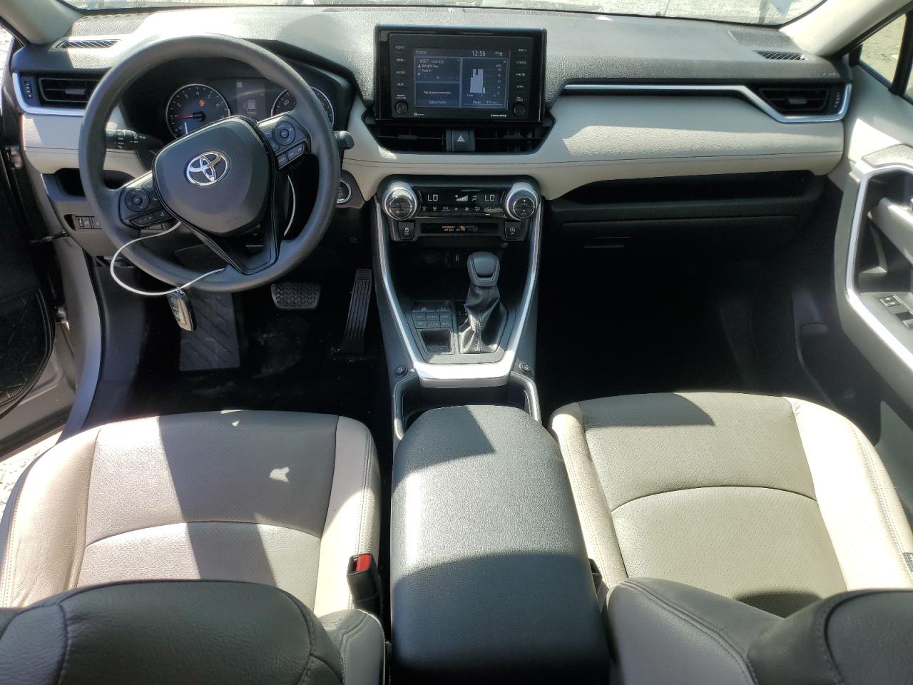 Toyota RAV4 Xle Image 6