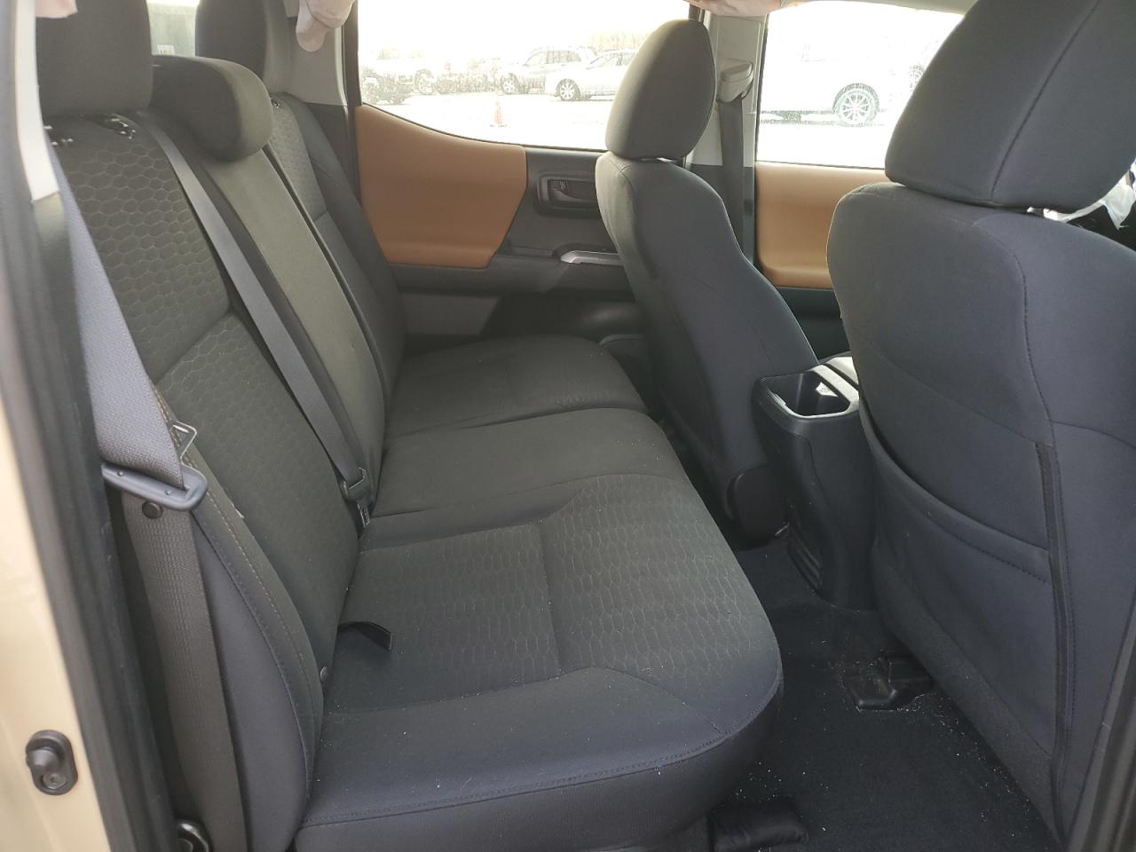 Toyota Tacoma Double Cab Image 10