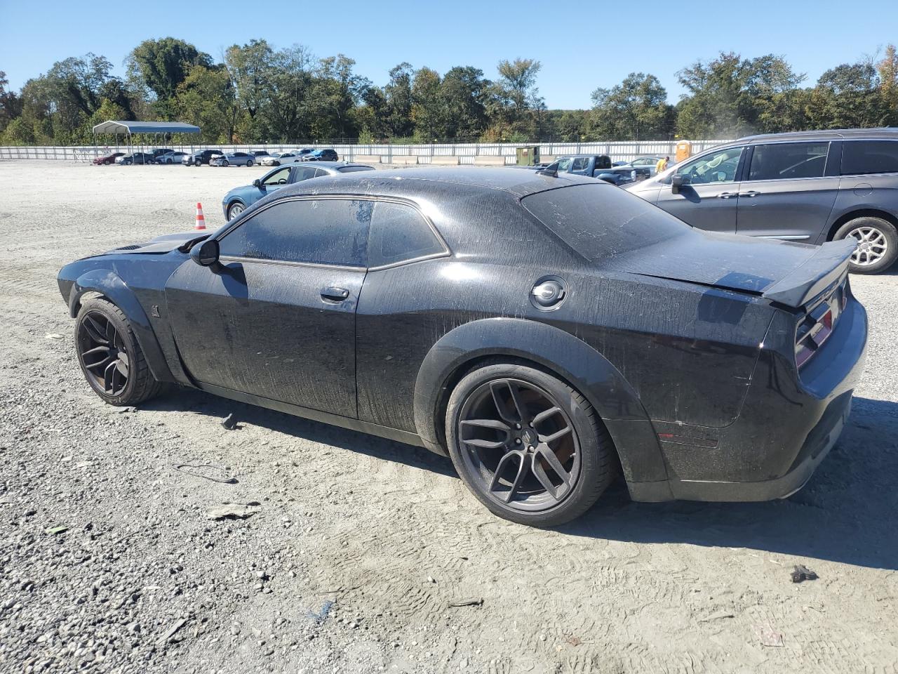Dodge Challenger R/t Scat Pack Image 3