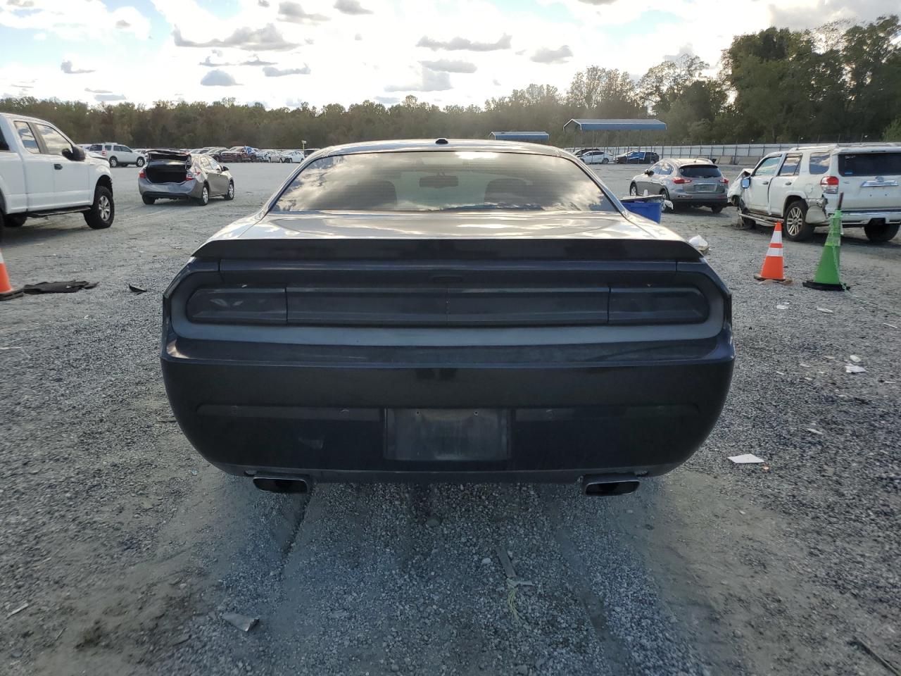 Dodge Challenger R/t Image 8