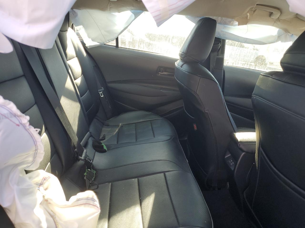 Toyota Corolla Le Image 10