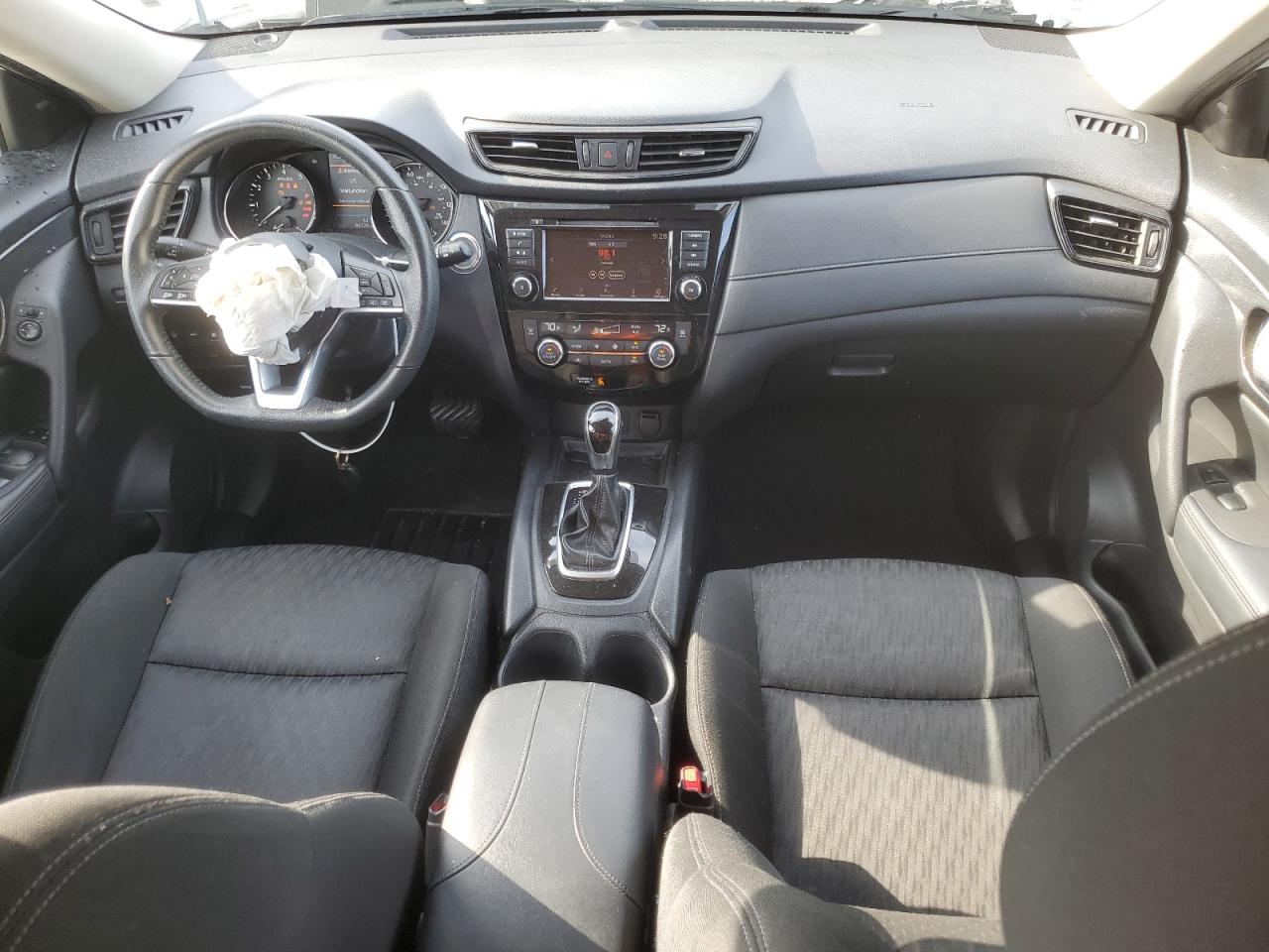 Nissan Rogue S Image 6