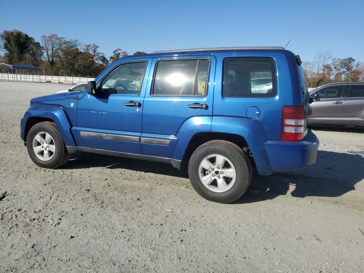Jeep Liberty Sport Image 9