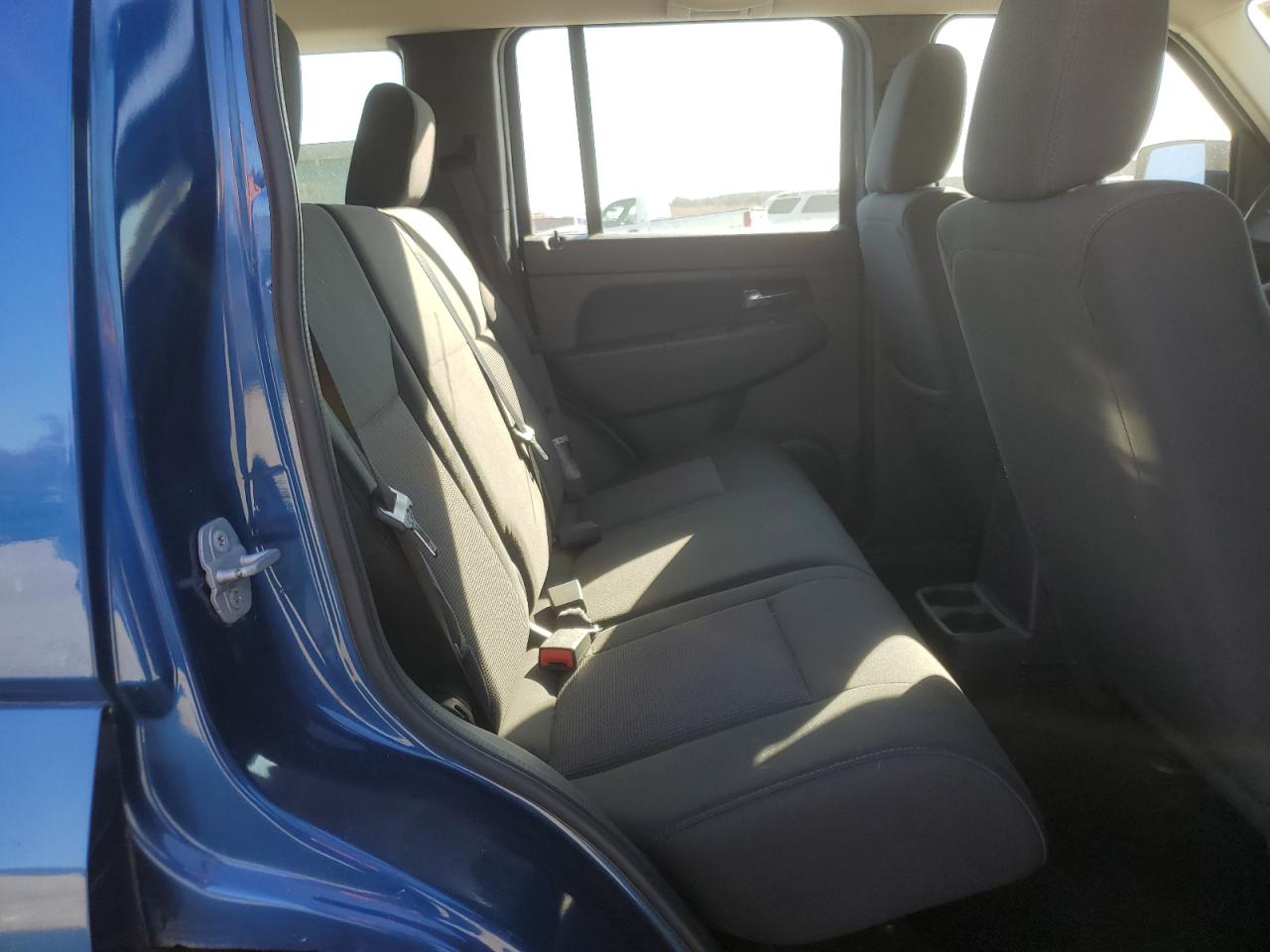 Jeep Liberty Sport Image 10