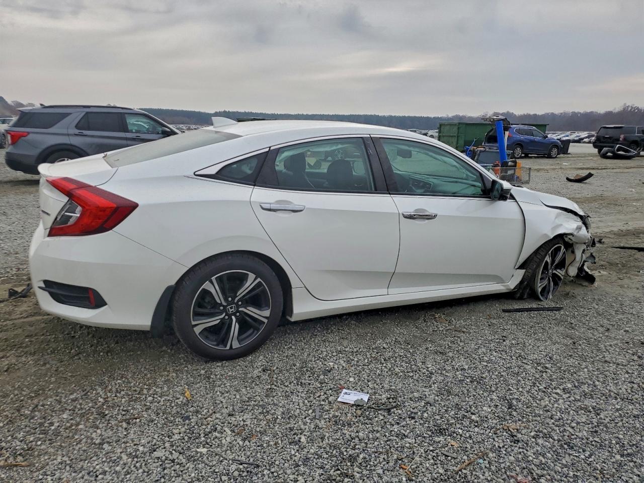 Honda Civic Touring Image 2