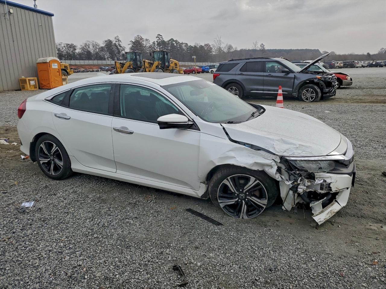 Honda Civic Touring Image 3