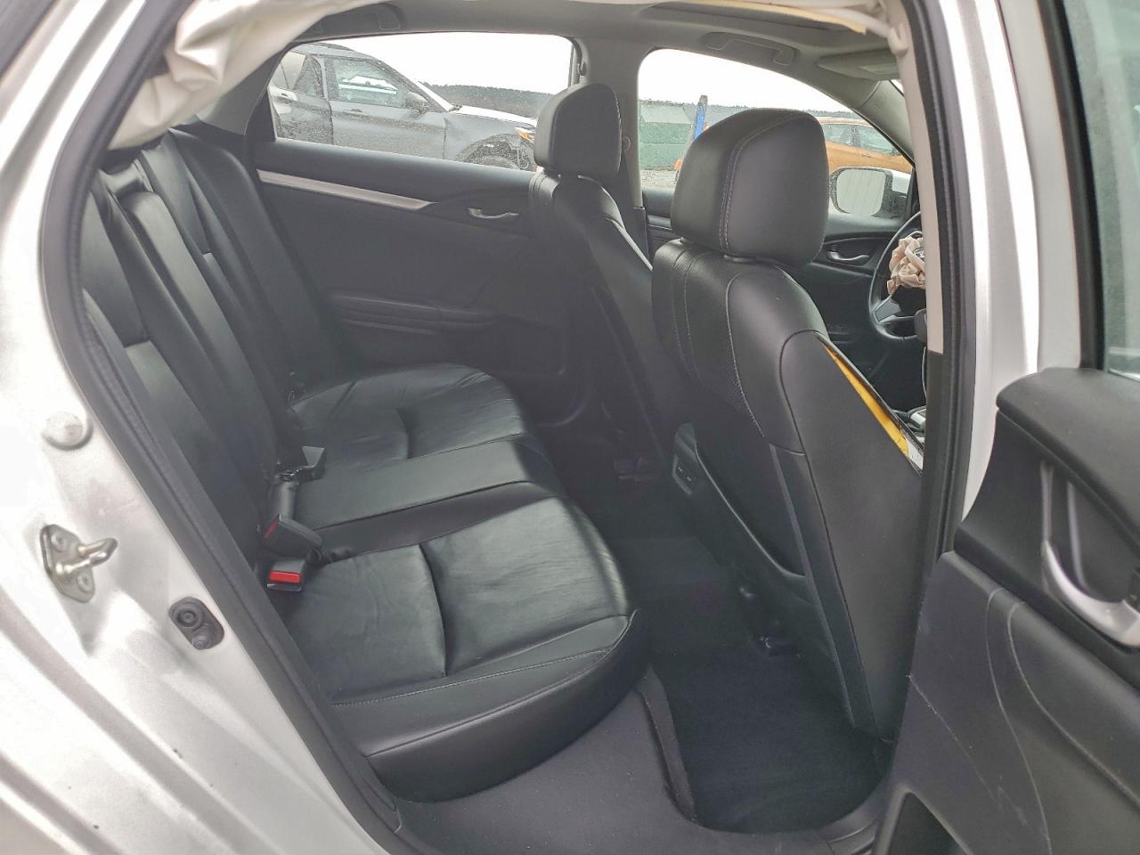 Honda Civic Touring Image 5