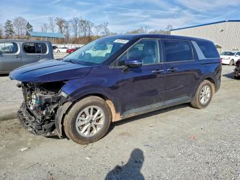  Salvage Kia Carnival