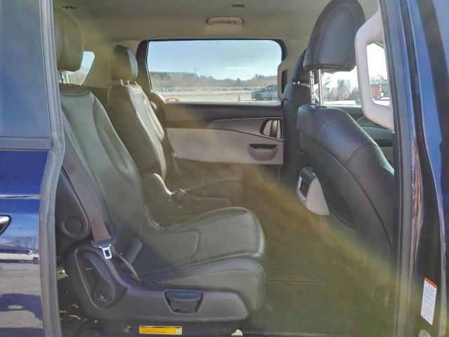 Kia Carnival Lx Image 5