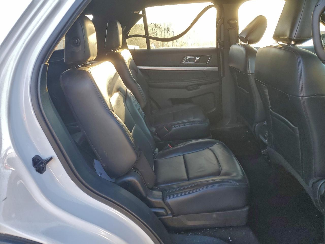 Ford Explorer Xlt Image 11