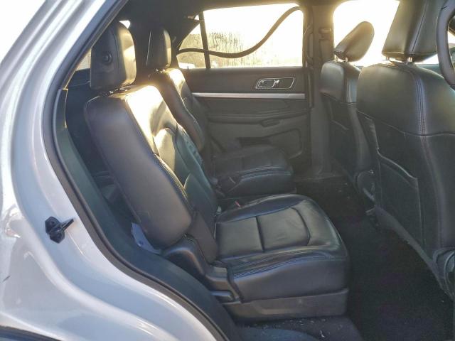 Ford Explorer Xlt Image 11