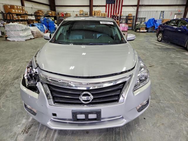 Nissan Altima 2.5 Image 4