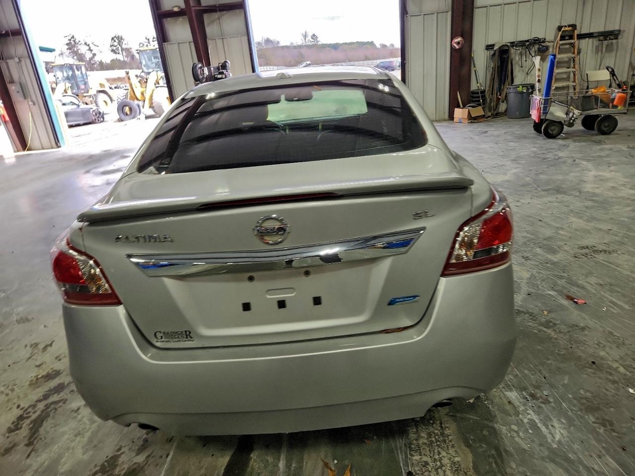 Nissan Altima 2.5 Image 2