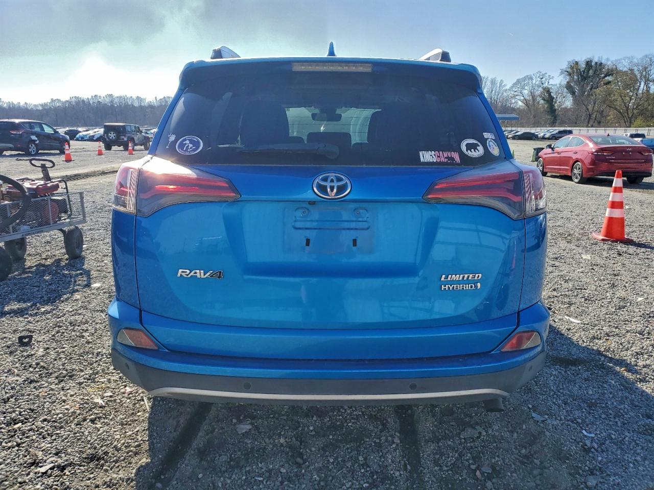 Toyota RAV4 Limited Image 8