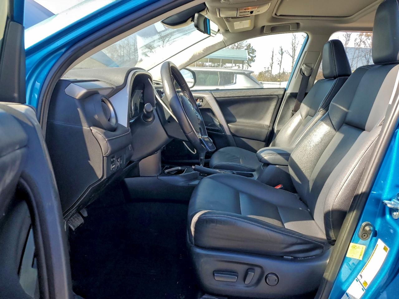 Toyota RAV4 Limited Image 13