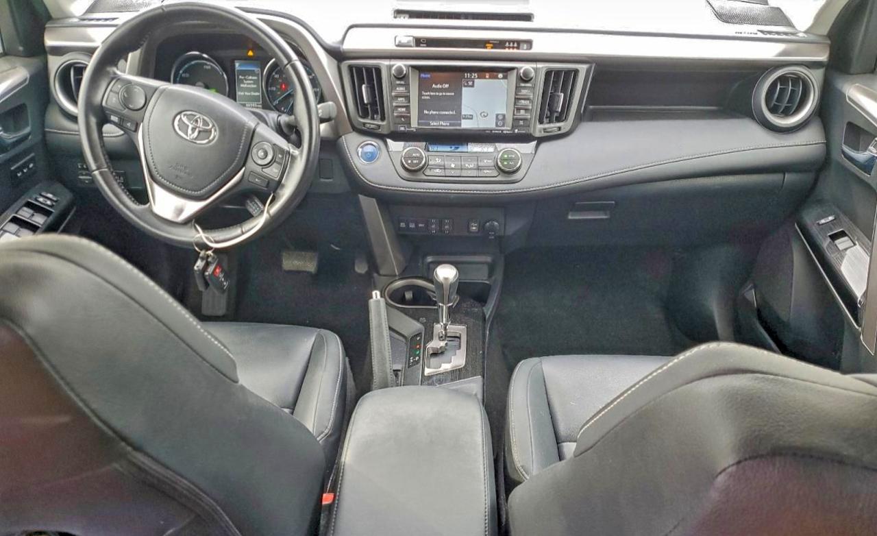 Toyota RAV4 Limited Image 3
