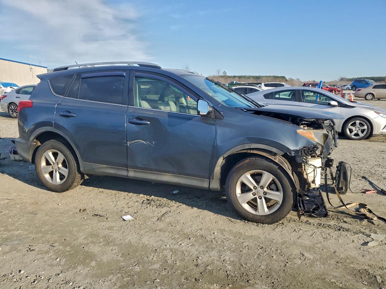 Toyota RAV4 Xle Image 11