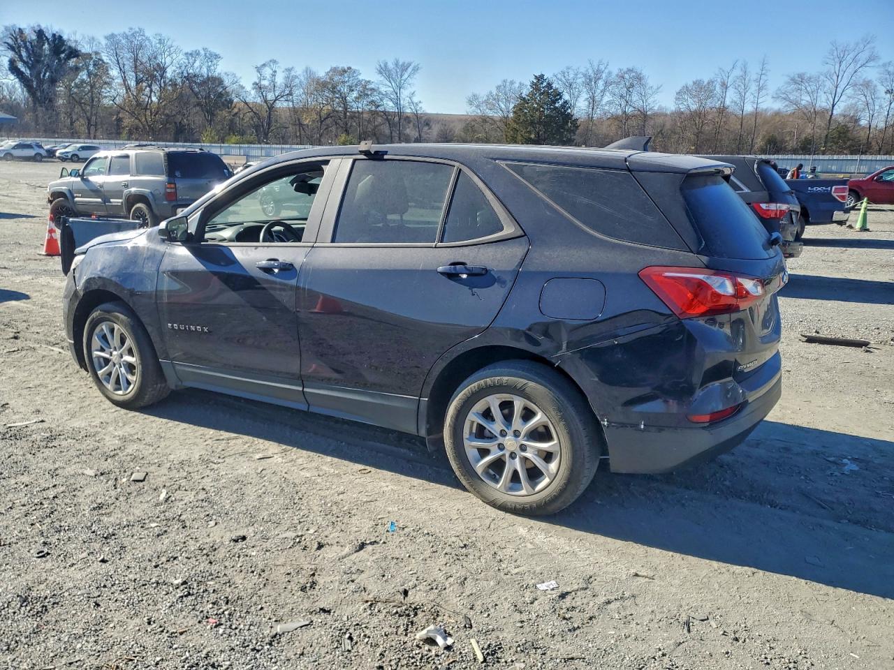 Chevrolet Equinox Ls Image 11