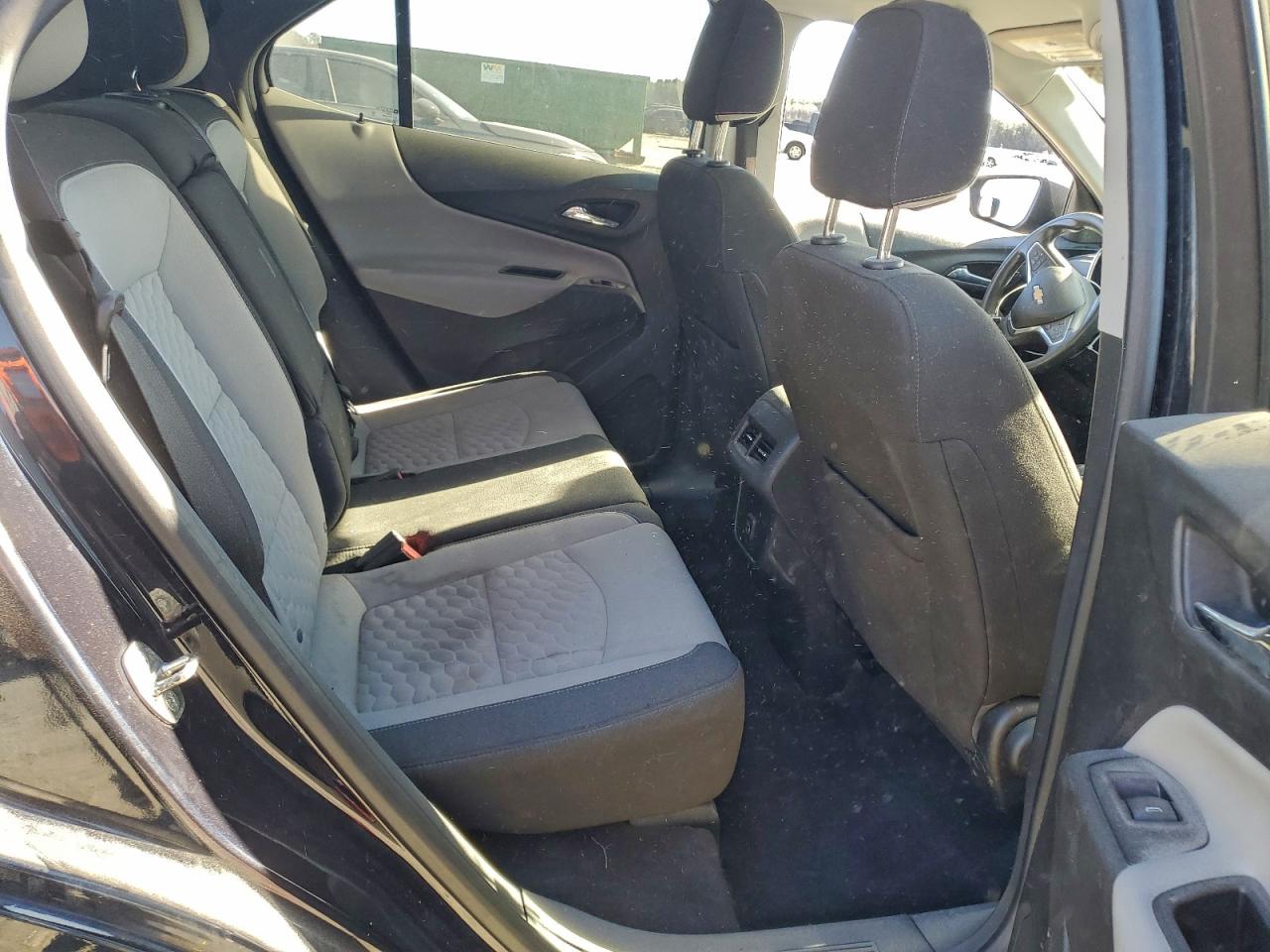 Chevrolet Equinox Ls Image 2