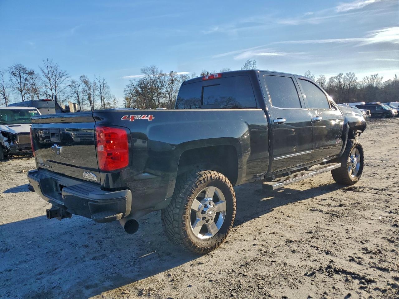 Chevrolet Silverado K2500 High Country Image 7